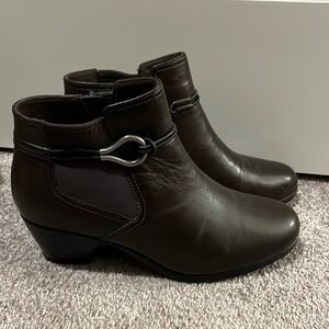 Clark’s Collection 
Emily 2 Kaylie’s boots